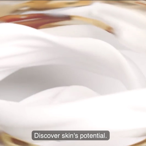 NIB “La Mer” Crème de la Mer Moisturizing Cream. 2oz./60ml **SEALED** - Picture 5 of 14